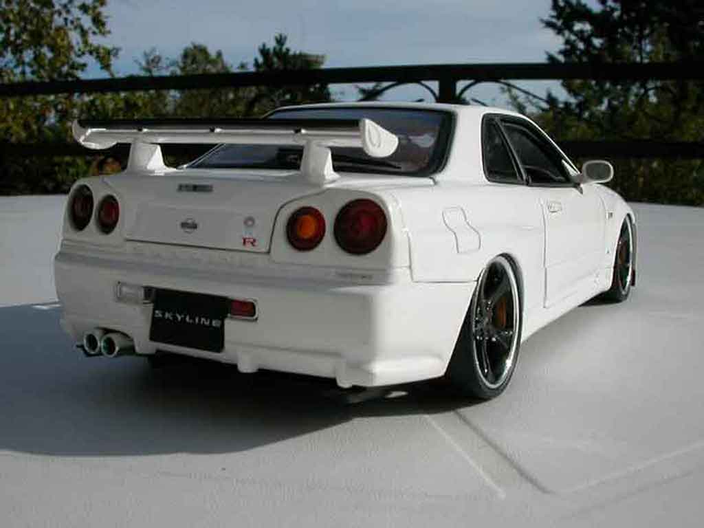 Nissan Skyline R34 blanche jantes techart 1/18 Autoart