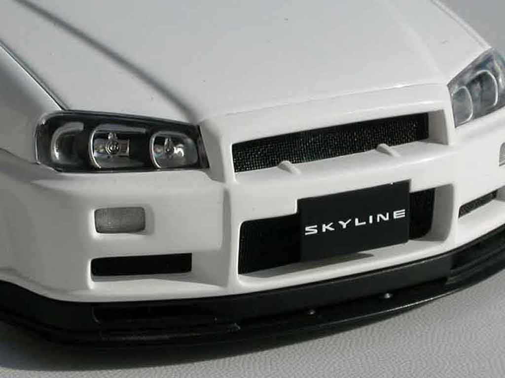 Nissan Skyline R34 blanche jantes techart 1/18 Autoart