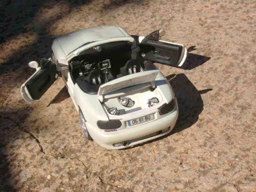 Mazda MX5 1993 tuning 1/18 Kyosho