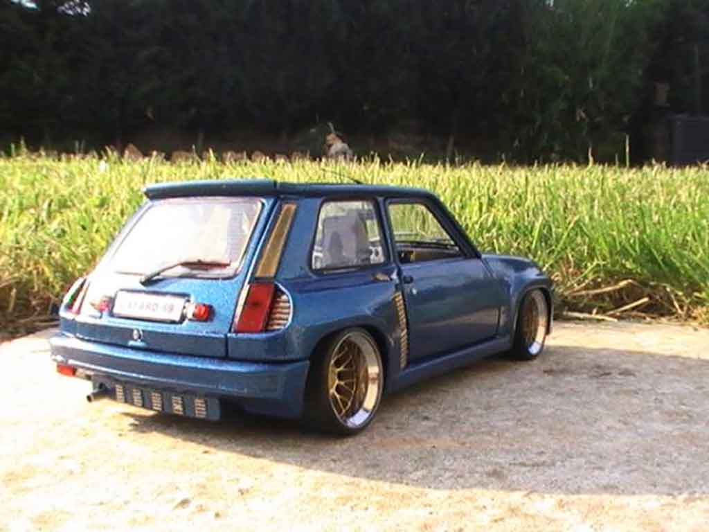 Renault 5 Turbo version williams 1/18 Universal Hobbies