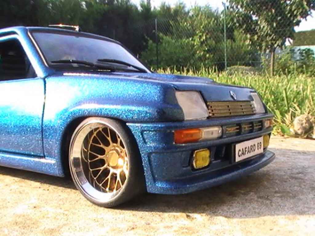 Renault 5 Turbo version williams 1/18 Universal Hobbies
