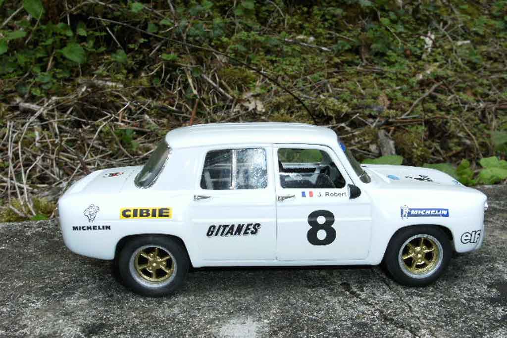 Renault 8 Gordini wit jantes larges et kit carrosserie dinacar 1/18 Solido