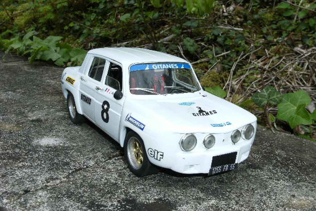 Renault 8 Gordini wit jantes larges et kit carrosserie dinacar 1/18 Solido