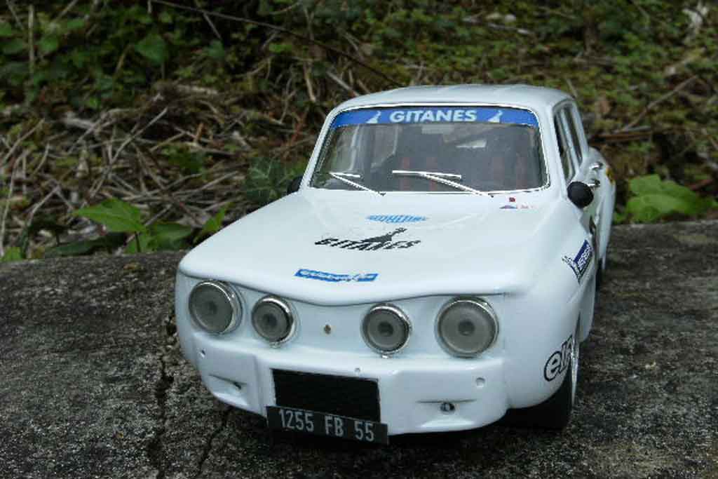 Renault 8 Gordini wit jantes larges et kit carrosserie dinacar 1/18 Solido