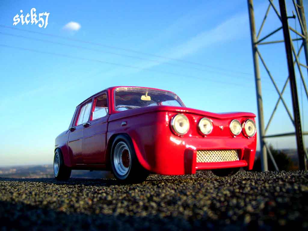 Renault 8 Gordini rood ailes larges 1/18 Solido
