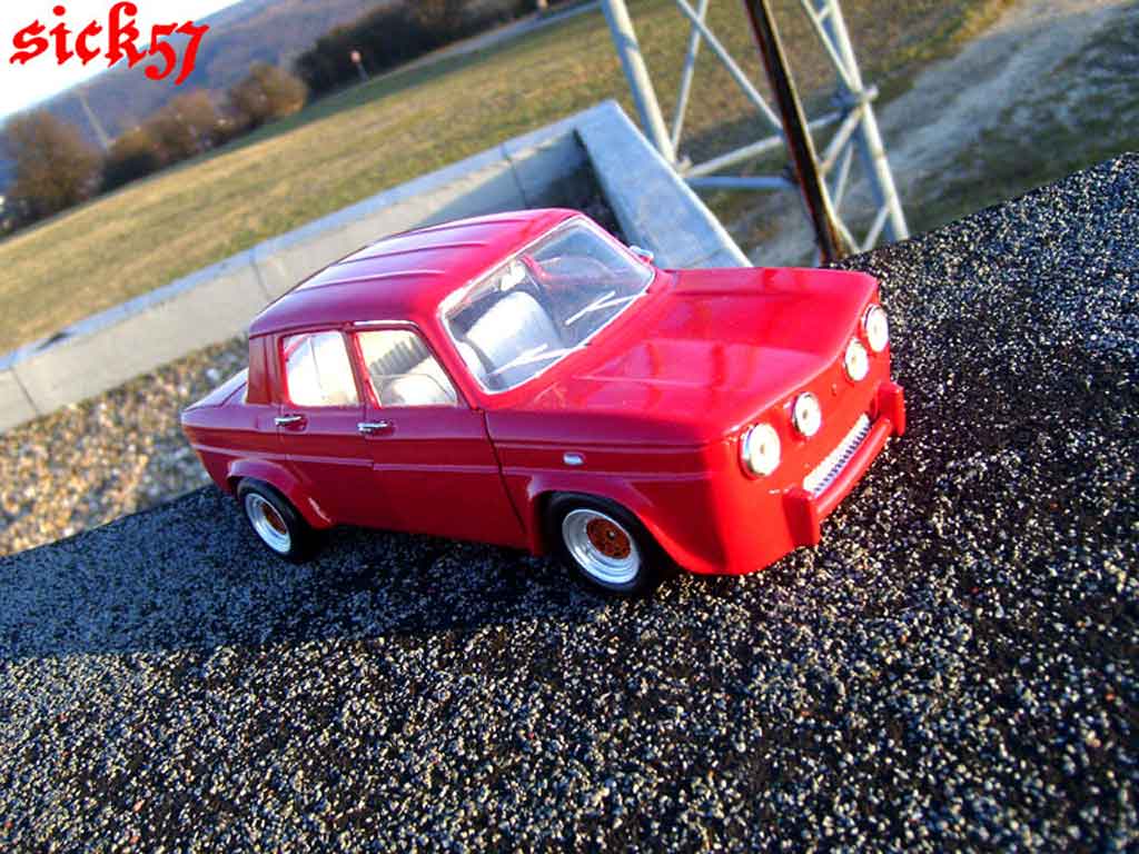 Renault 8 Gordini rood ailes larges 1/18 Solido