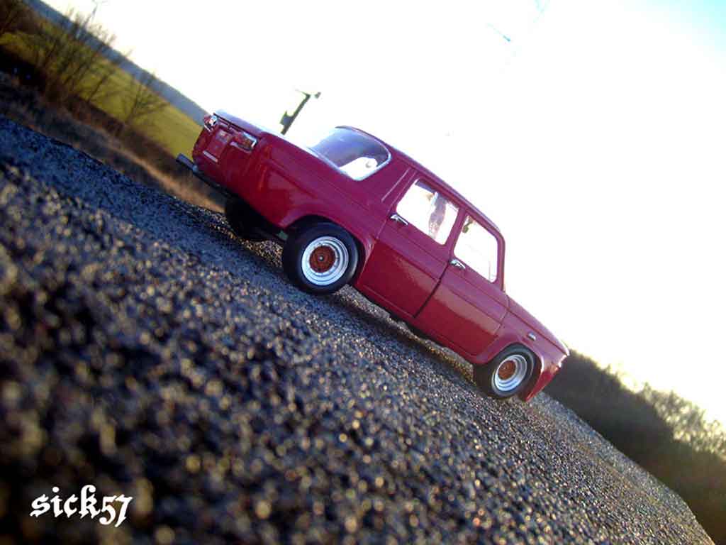 Renault 8 Gordini rood ailes larges 1/18 Solido