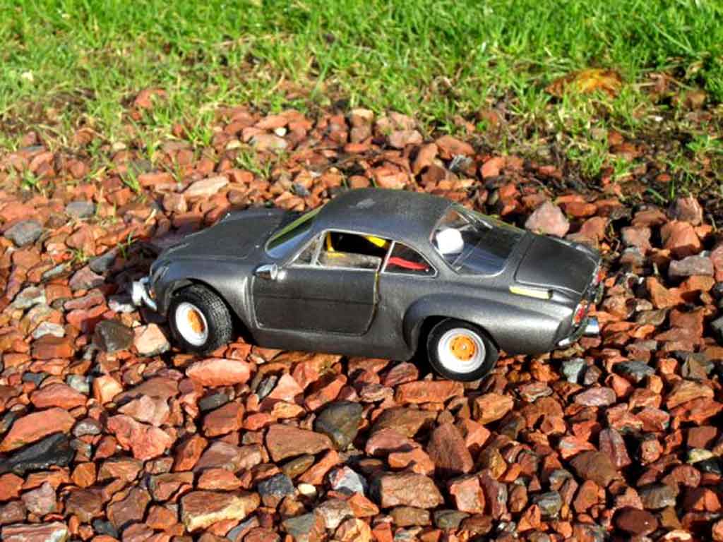 Alpine A110 1300 s bv4 1800 grijs 1/18 Burago
