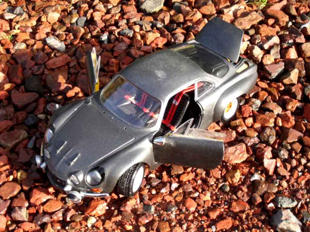 Alpine A110 1300 s bv4 1800 grijs 1/18 Burago