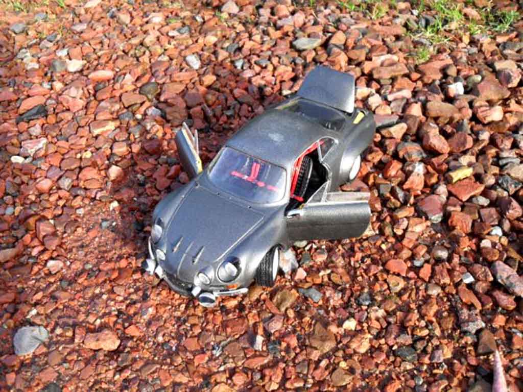 Alpine A110 1300 s bv4 1800 grijs 1/18 Burago