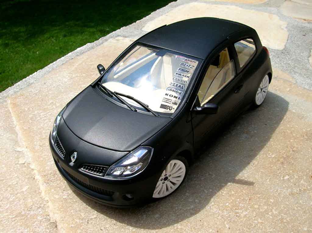 Renault Clio 3 RS 1/18 Solido 3 RS zwart mat jantes c4 wrc modelauto