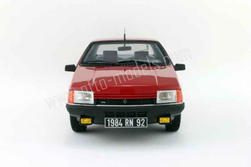 Renault Fuego Turbo phase 2 1983 rood 1/18 Ottomobile