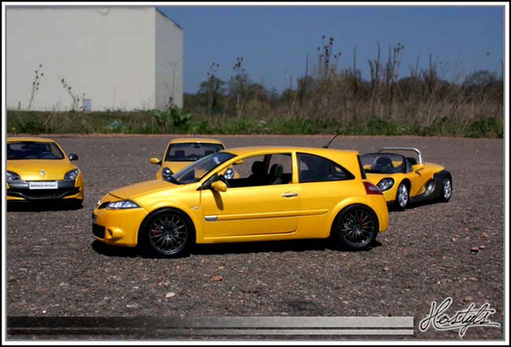 Renault Megane Sport rs geel siryus 1/18 Burago
