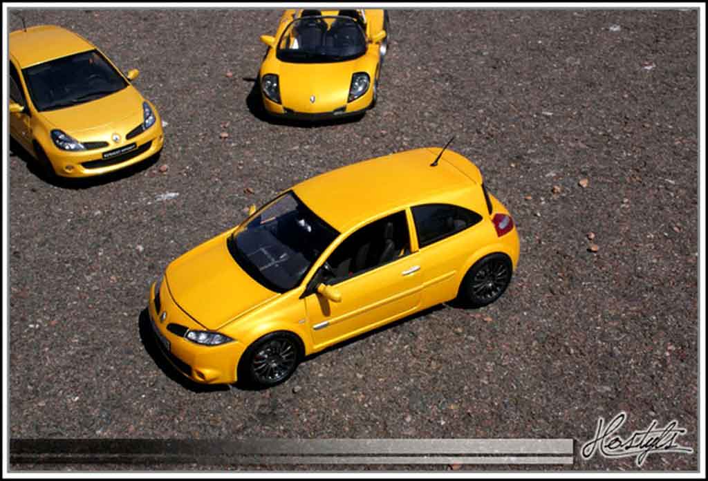 Renault Megane Sport rs geel siryus 1/18 Burago