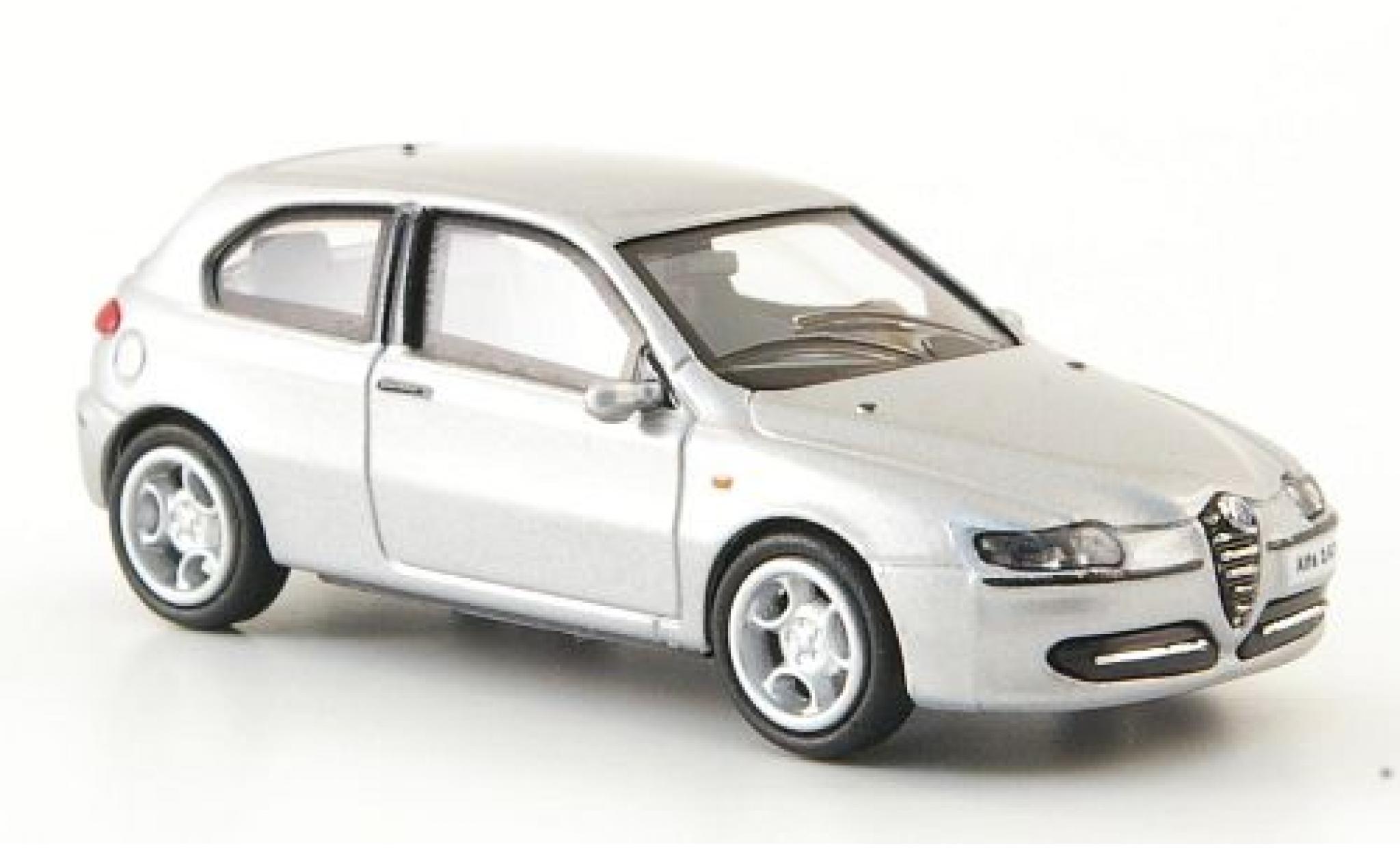 Alfa Romeo 147 1/87 Ricko grijs 2001 modelauto