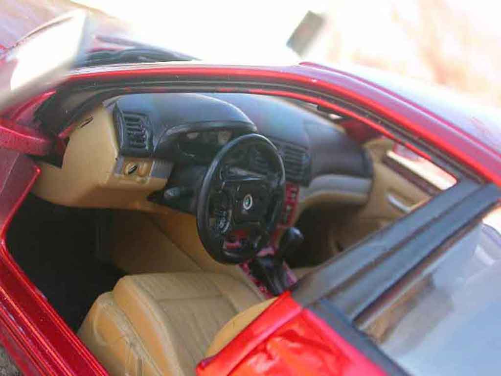 Bmw 328 tuning E46 rood candy et jantes chromes 1/18 Welly