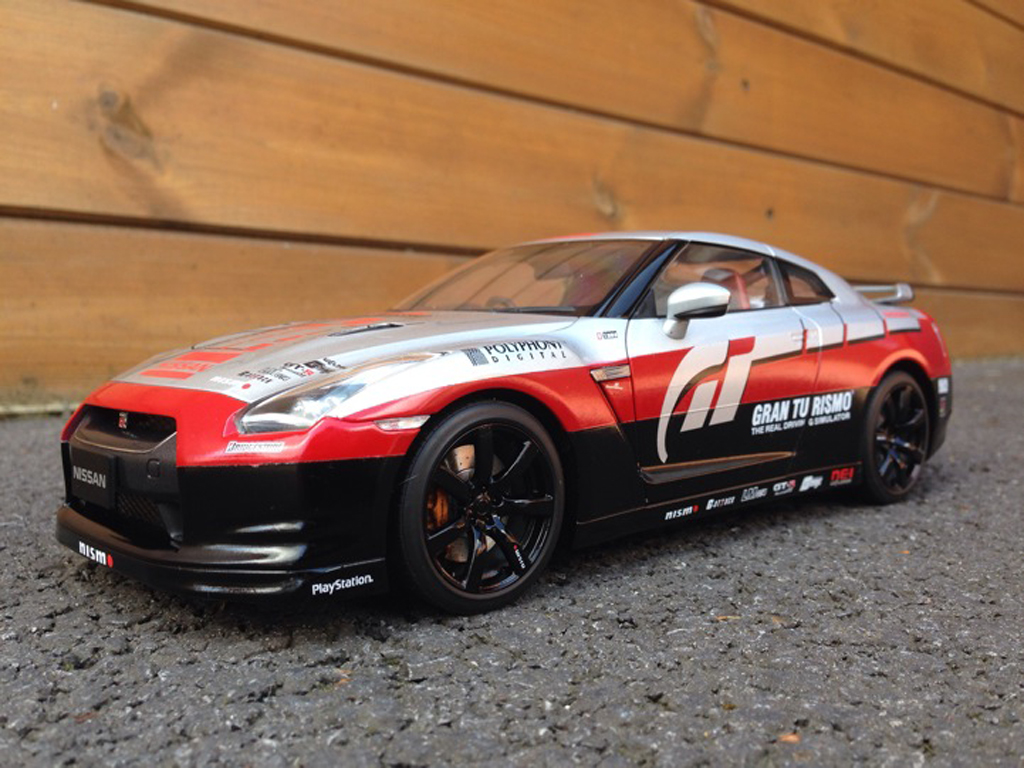 Nissan Skyline R35 decoration Gran Turismo 1/18 Kyosho