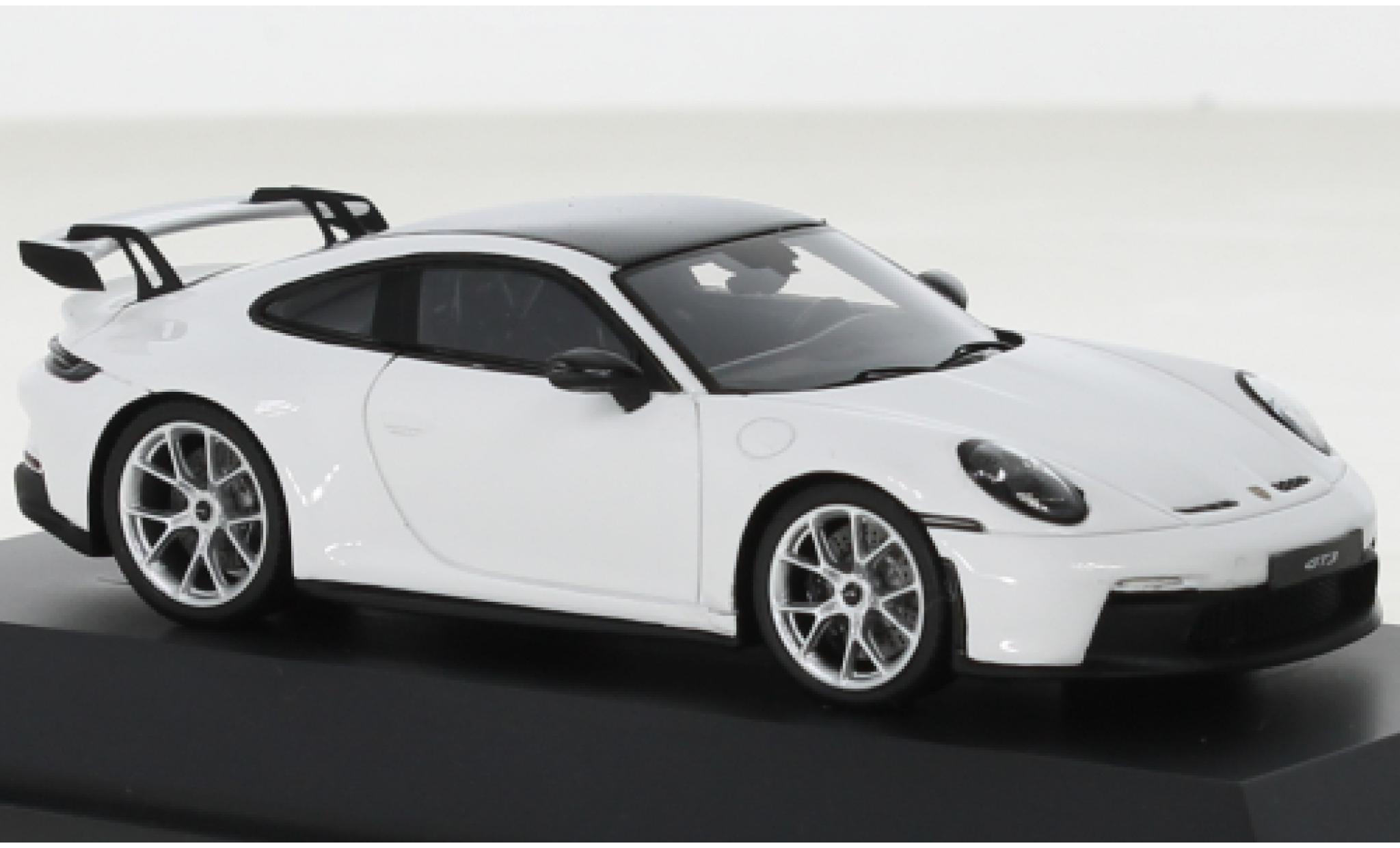 Porsche 992 GT3 1/43 Schuco 911  wit modelauto