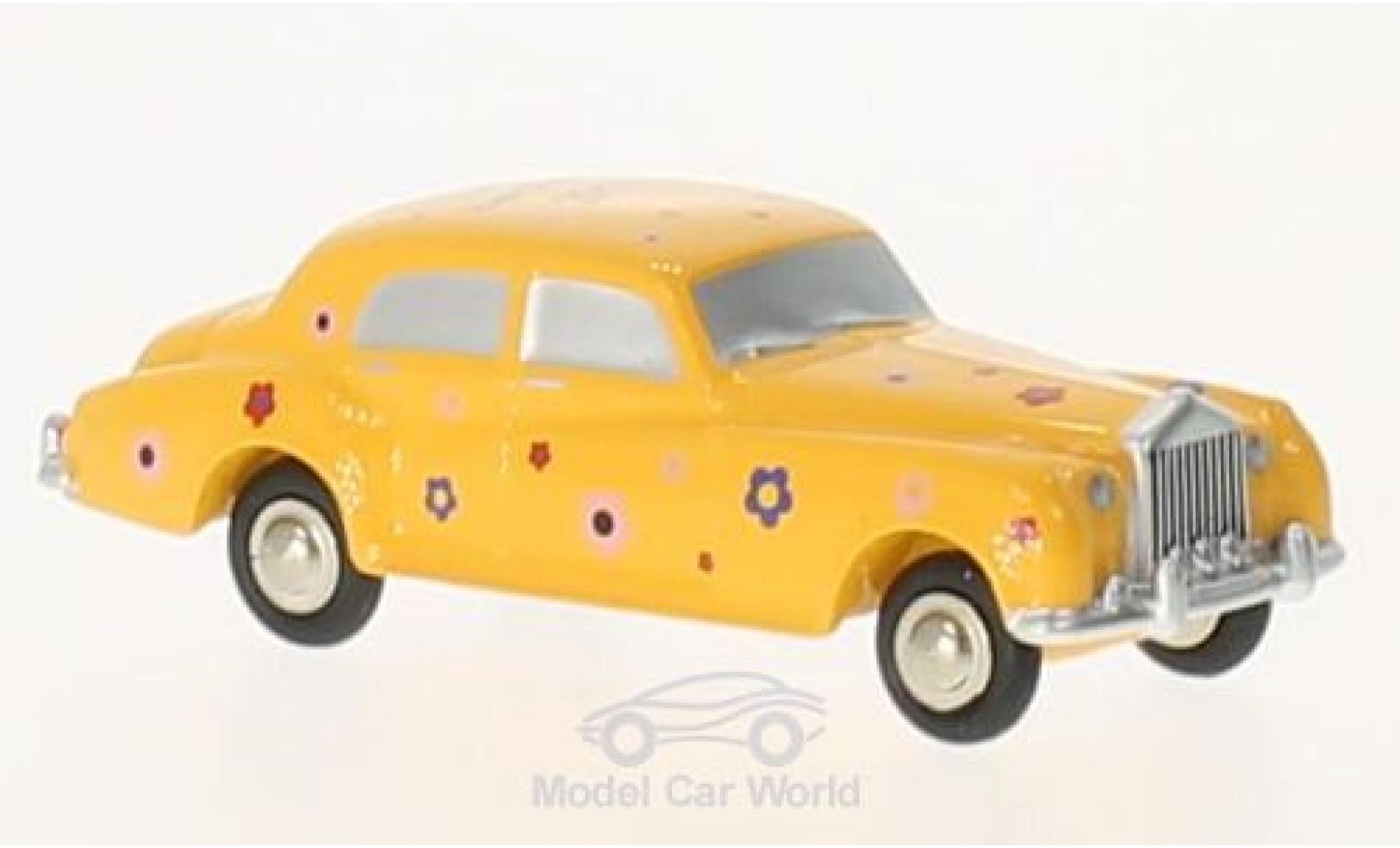 Rolls Royce Silver Cloud 1/90 Schuco geel/Dekor Happy Birthday 2017 modelauto