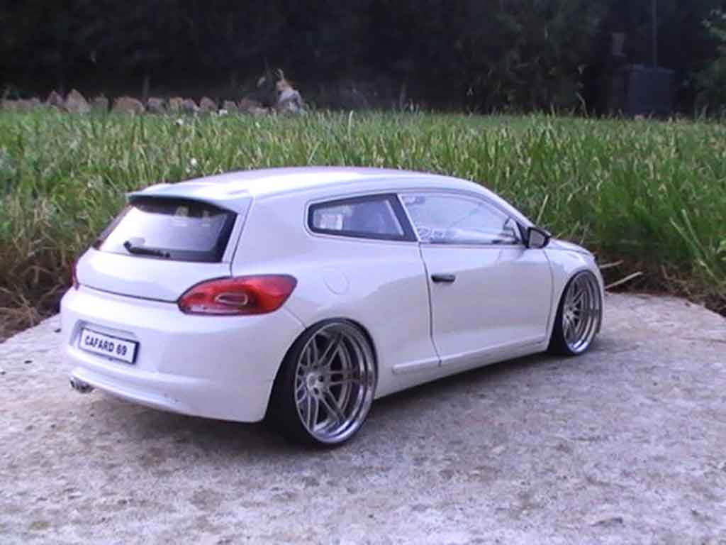 Volkswagen Scirocco R 3 wit jantes 19 pouces 1/18 Norev
