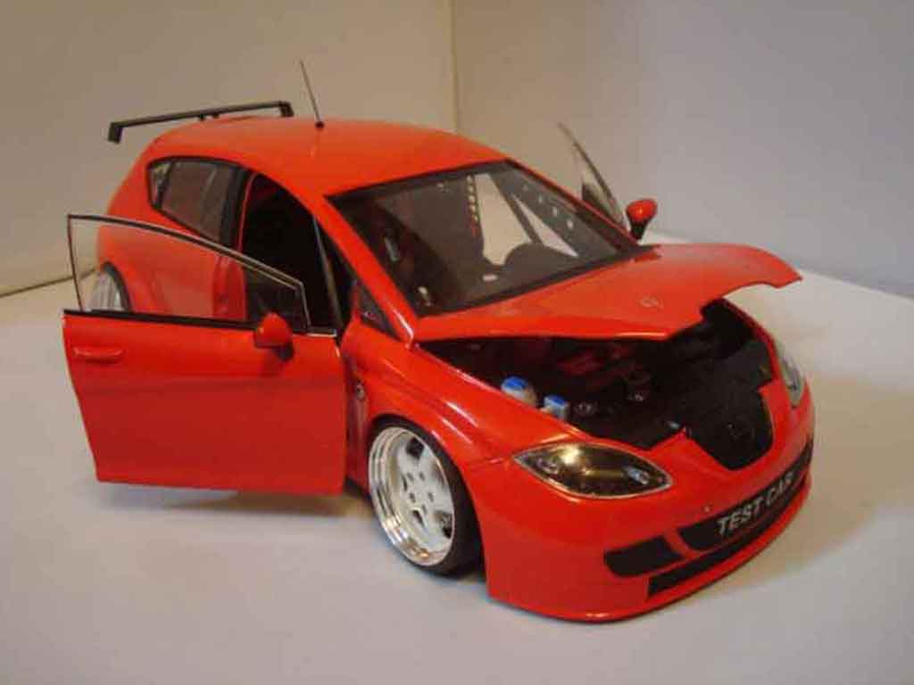 Seat Leon WTCC rood 1/18 Guiloy