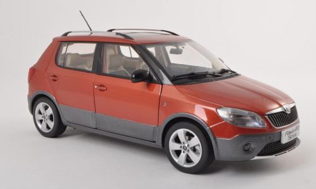 Skoda Fabia 1/18 Paudi Scout rood 2012 modelauto