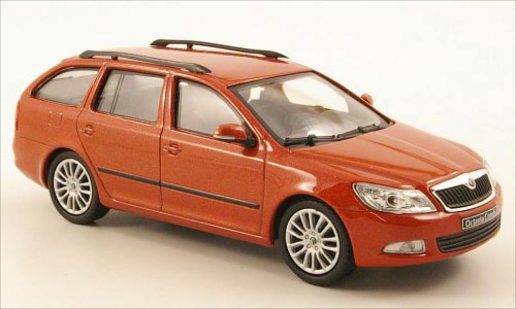 Skoda Octavia Combi 1/43 Abrex Combi metallic oranje Avia modelauto