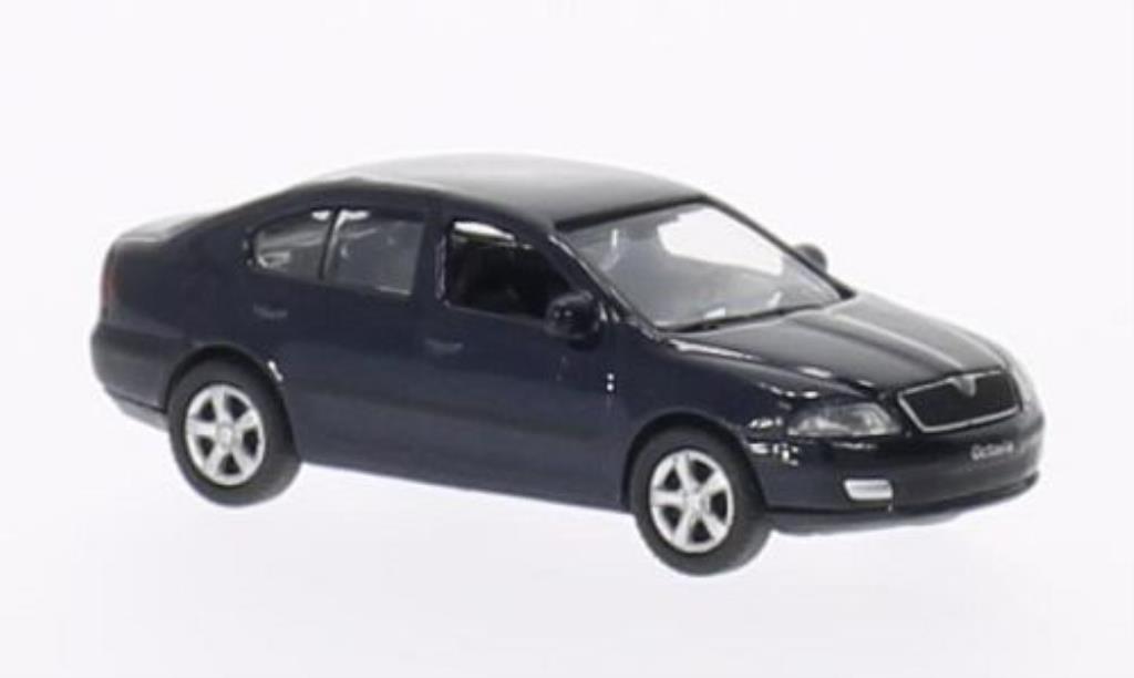 Skoda Octavia 1/87 Welly blauw modelauto