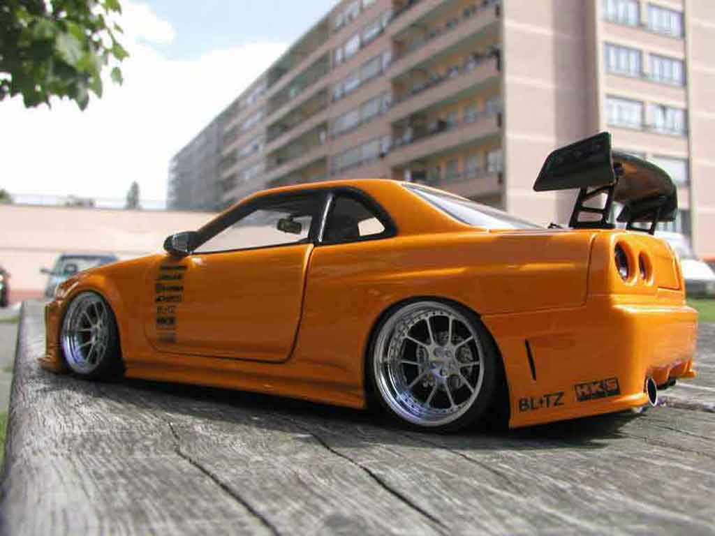 Nissan Skyline R34 gt aileron et capot carbone r 1/18 Autoart