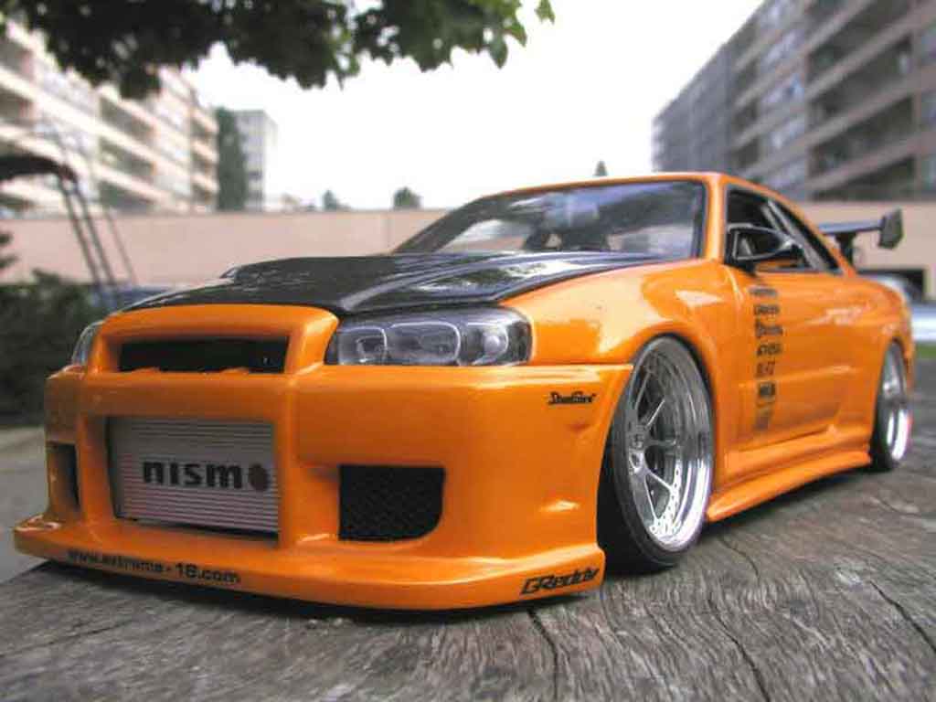 Nissan Skyline R34 1/18 Autoart R34 gt aileron et capot carbone r modelauto