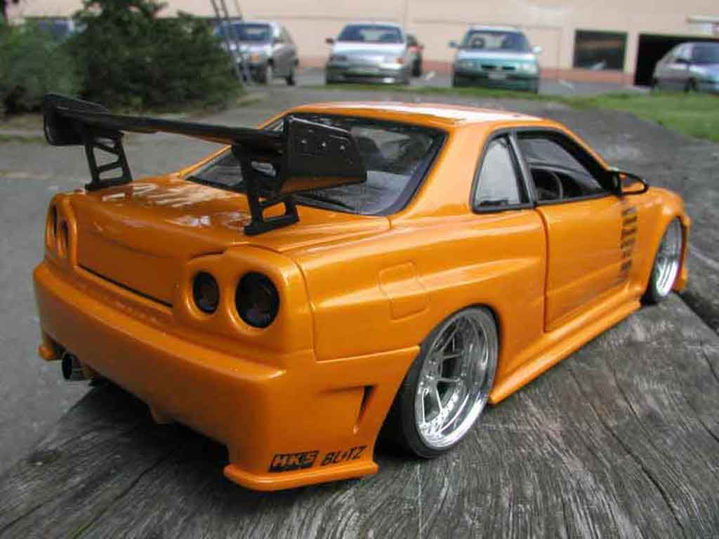 Nissan Skyline R34 gt aileron et capot carbone r 1/18 Autoart