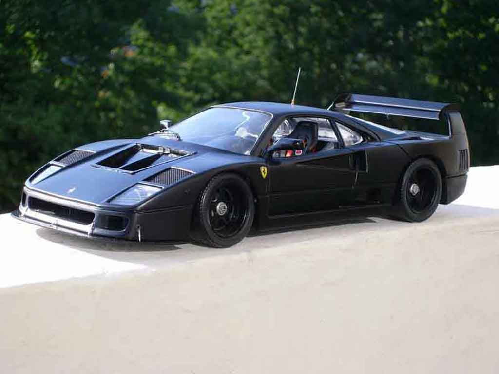Ferrari F40 LM zwart 1/18 Polistil