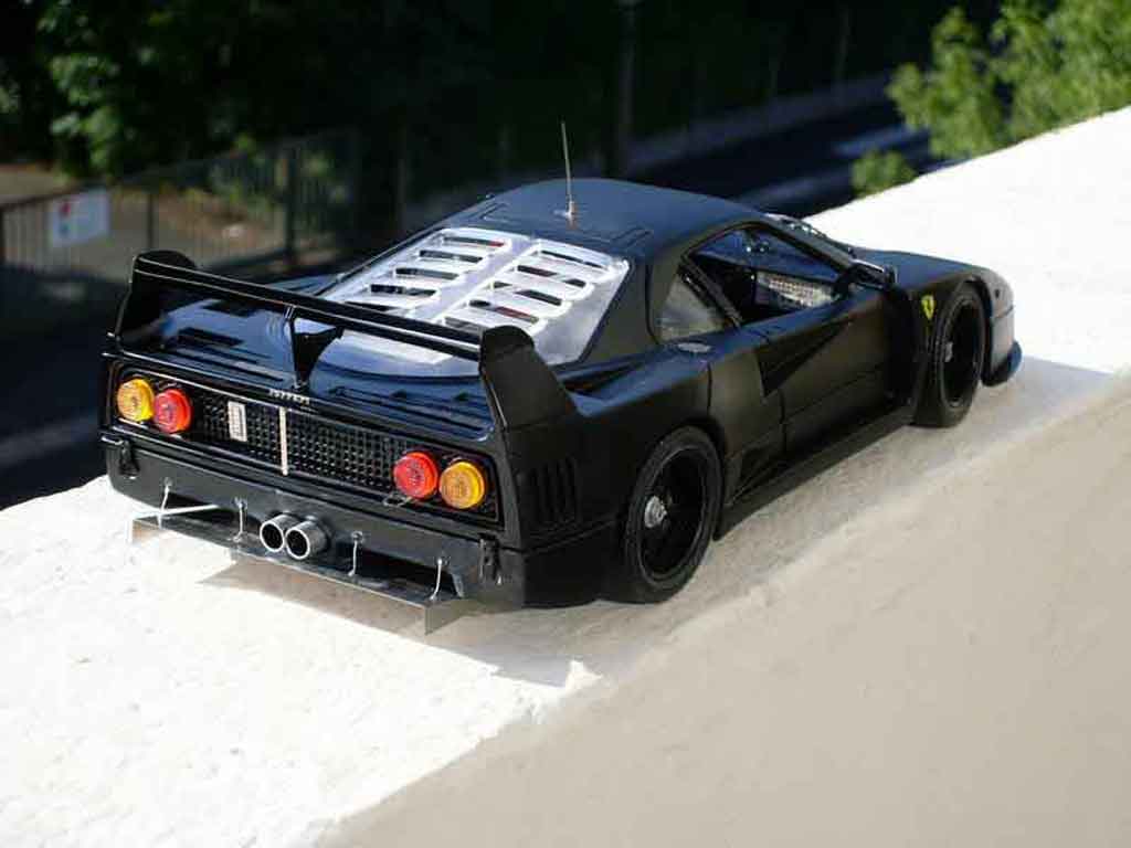 Ferrari F40 LM zwart 1/18 Polistil