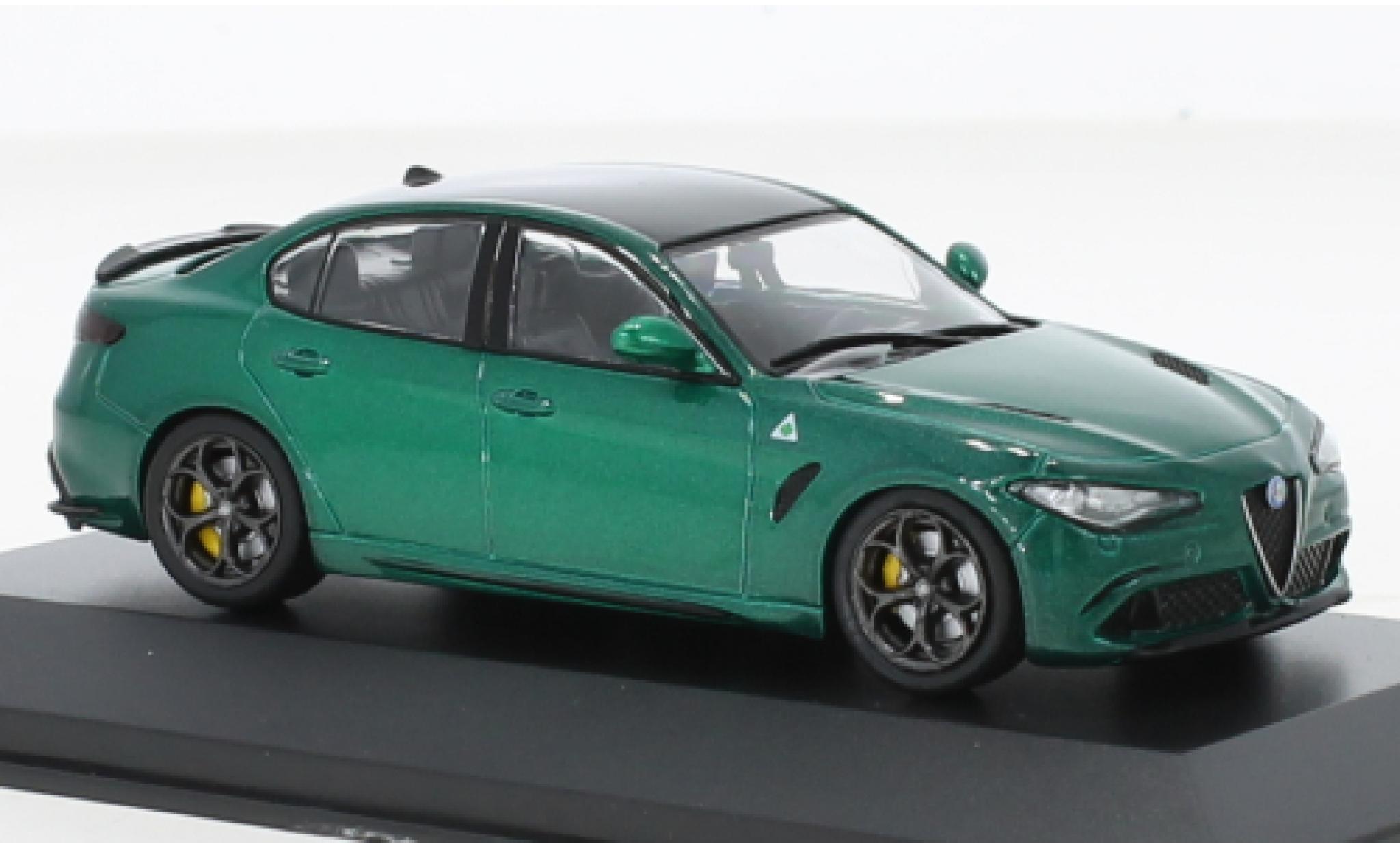 Alfa Romeo Giulia 1/43 Solido Quadrifoglio metallic groen 2020 modelauto