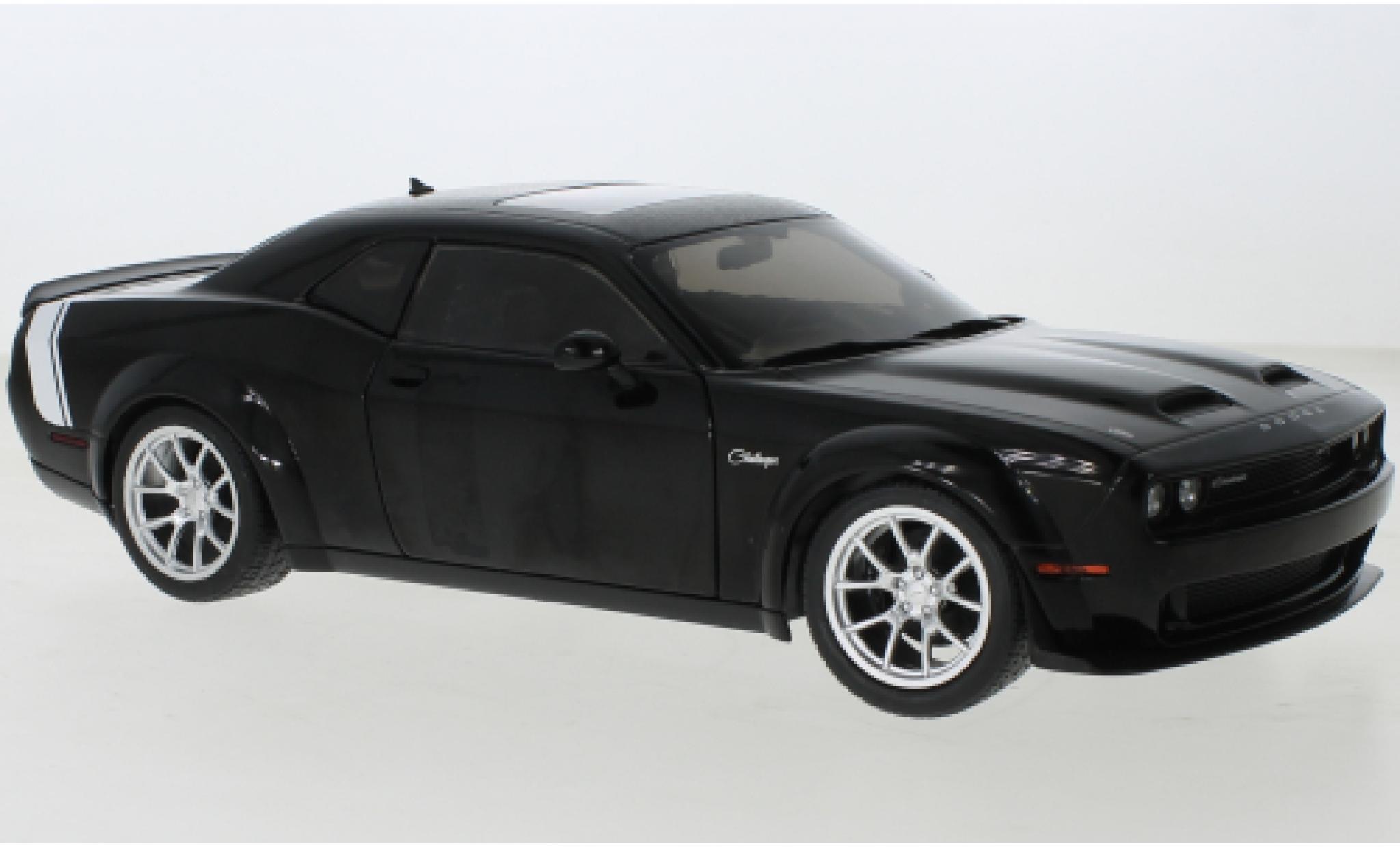 Dodge Challenger 1/18 Solido SRT Hellcat Widebody zwart 2023 modelauto