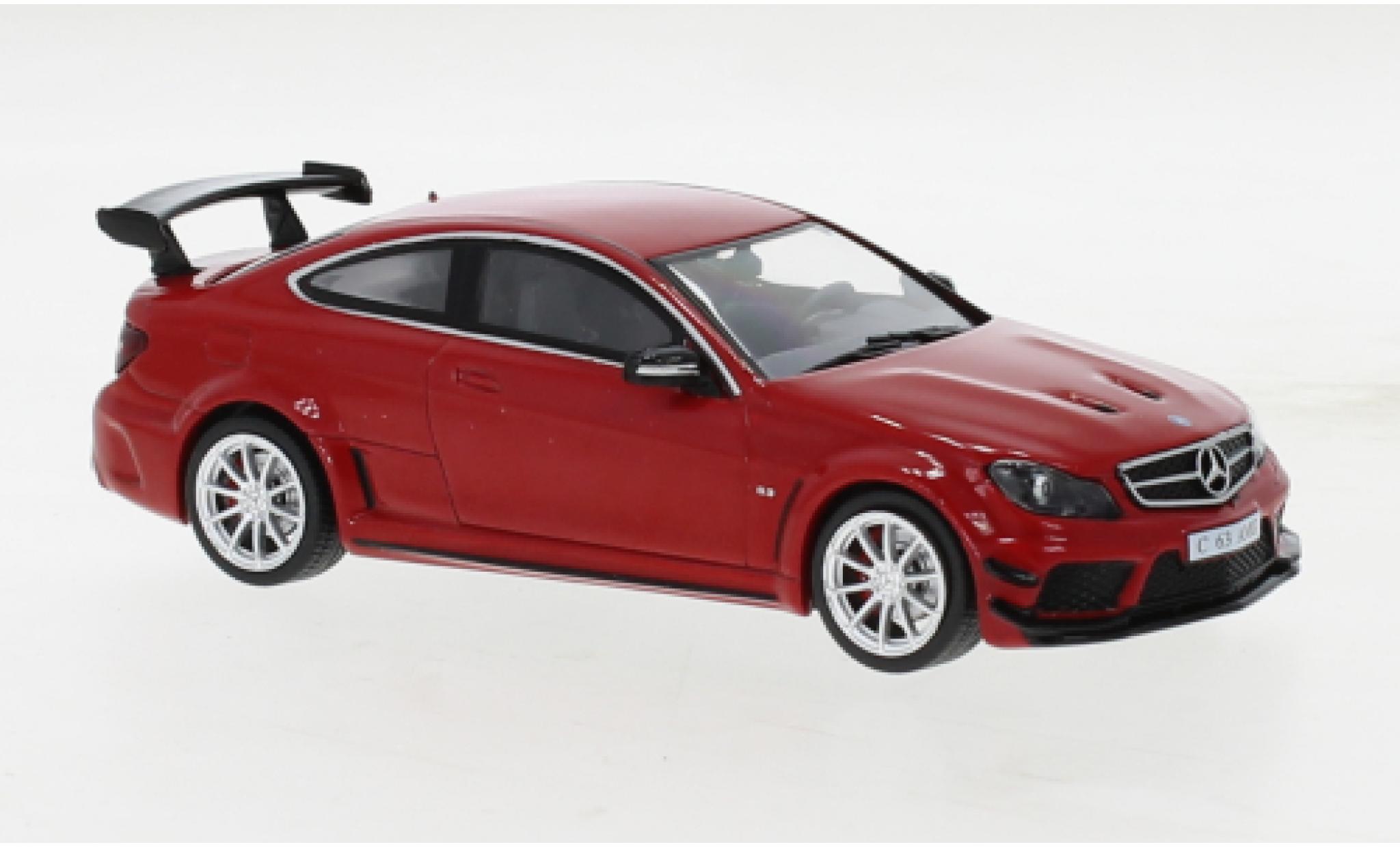 Mercedes Classe C 1/43 Solido AMG C63 Black Series rood 2012 modelauto