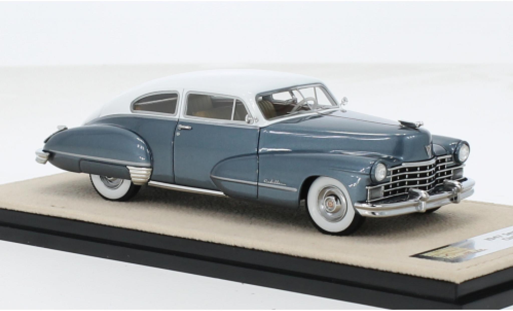 Cadillac Series 62 1/43 Stamp Models Club Coupe metallic blauw/wit 1947 1:43 modelauto