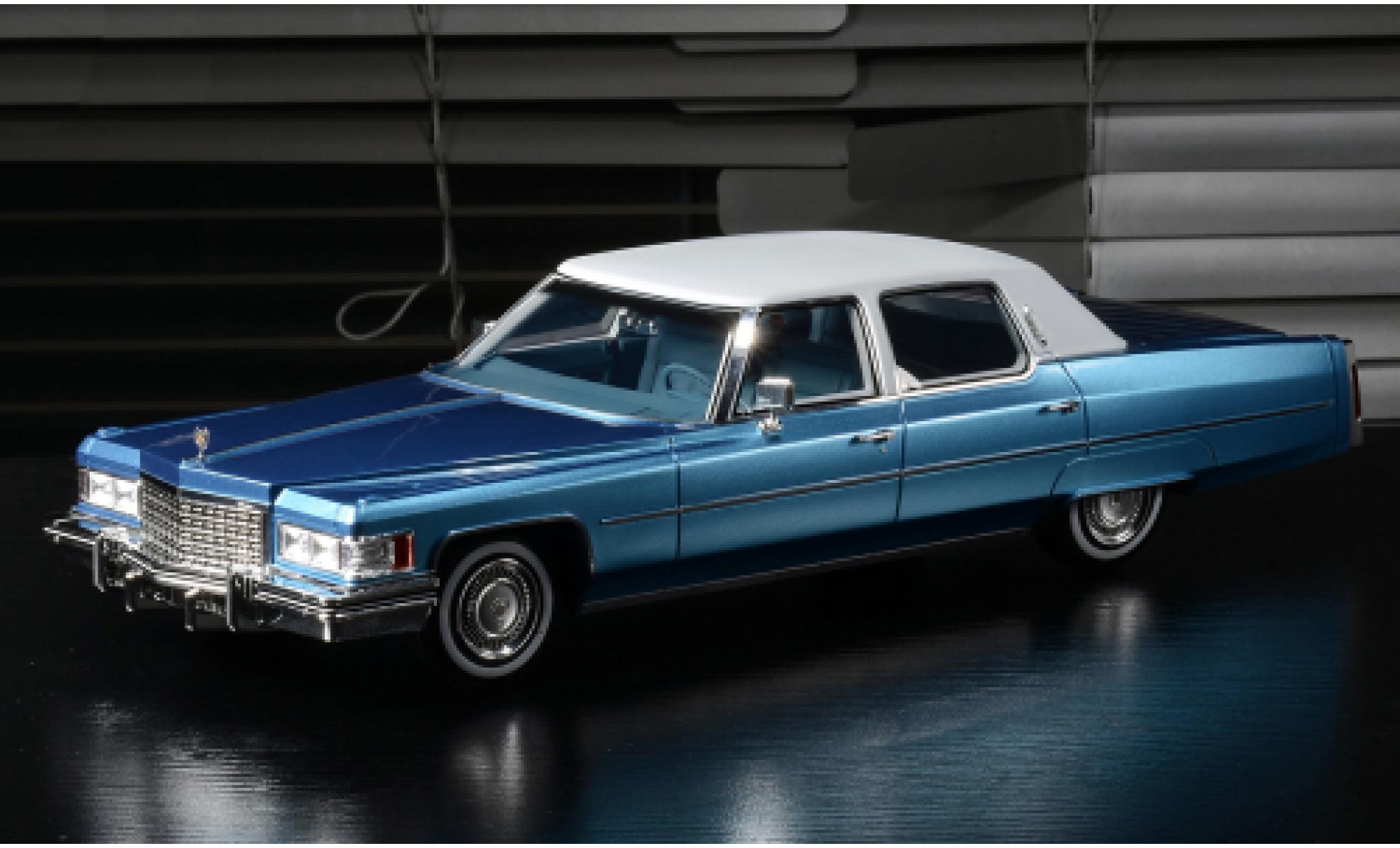 Cadillac Fleetwood 1/18 Stamp Models Brougham metallic blauw/wit 1976 modelauto