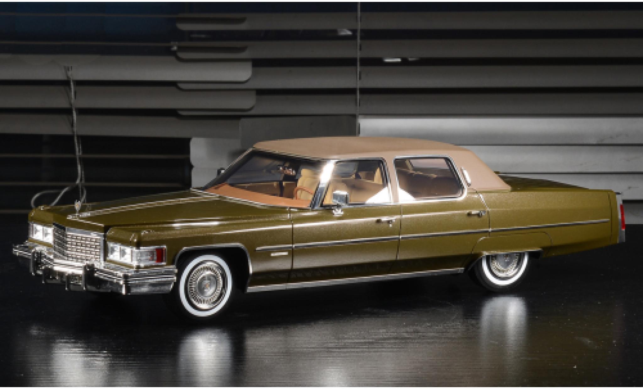 Cadillac Fleetwood 1/18 Stamp Models Brougham metallic beige/matt-bruin 1976 modelauto