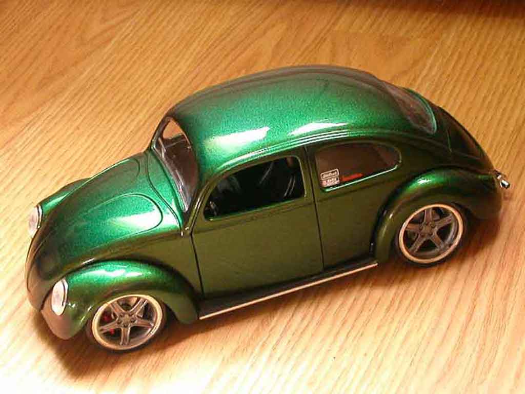Volkswagen Kafer Base street cox peinture cameleon 1/18 Solido