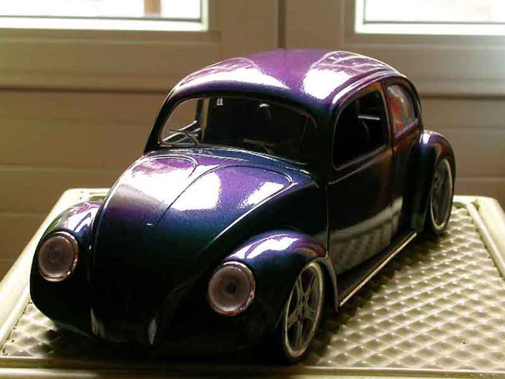 Volkswagen Kafer Base street cox peinture cameleon 1/18 Solido