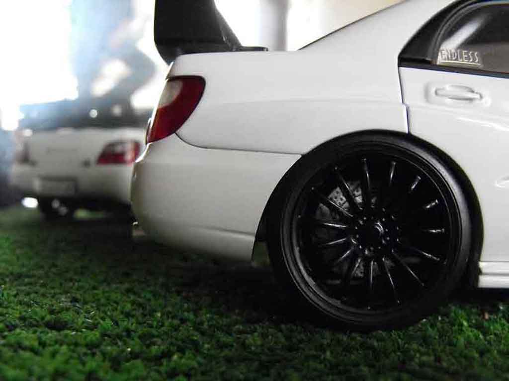 Subaru Impreza WRX 2003 plain body white 1/18 Autoart