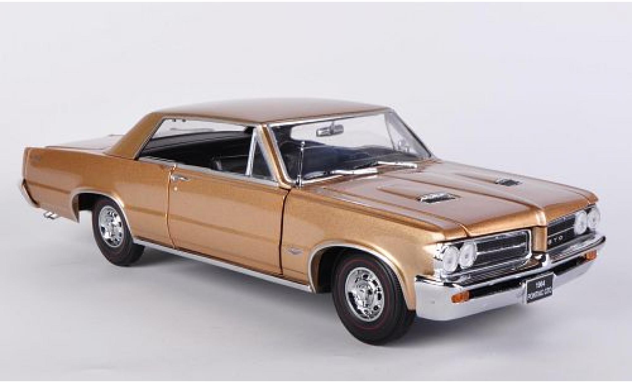 Pontiac GTO 1/18 Sun Star gold 1964 modelauto