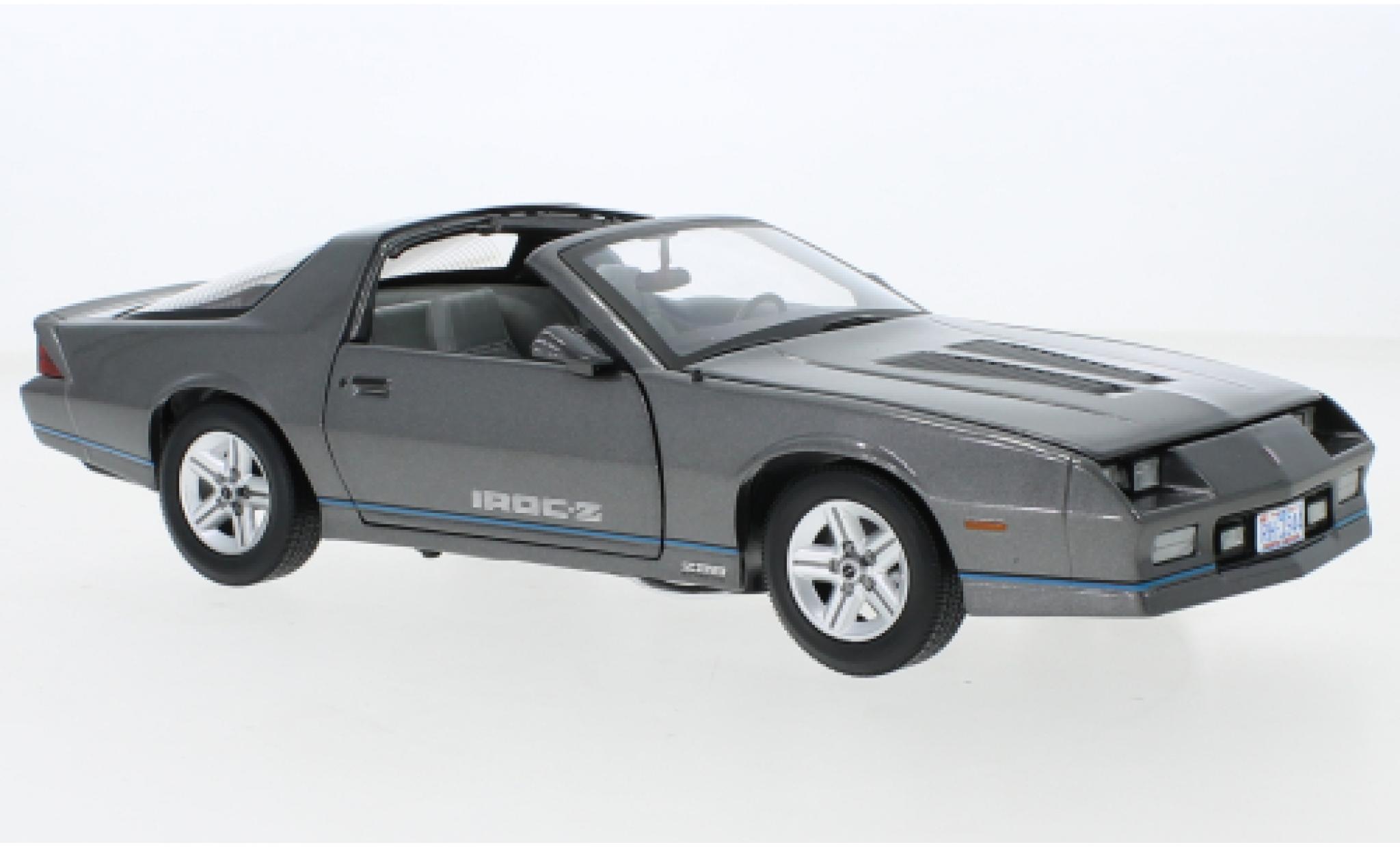 Chevrolet Camaro 1/18 Sun Star IROC-Z metallic grijs 1985 modelauto