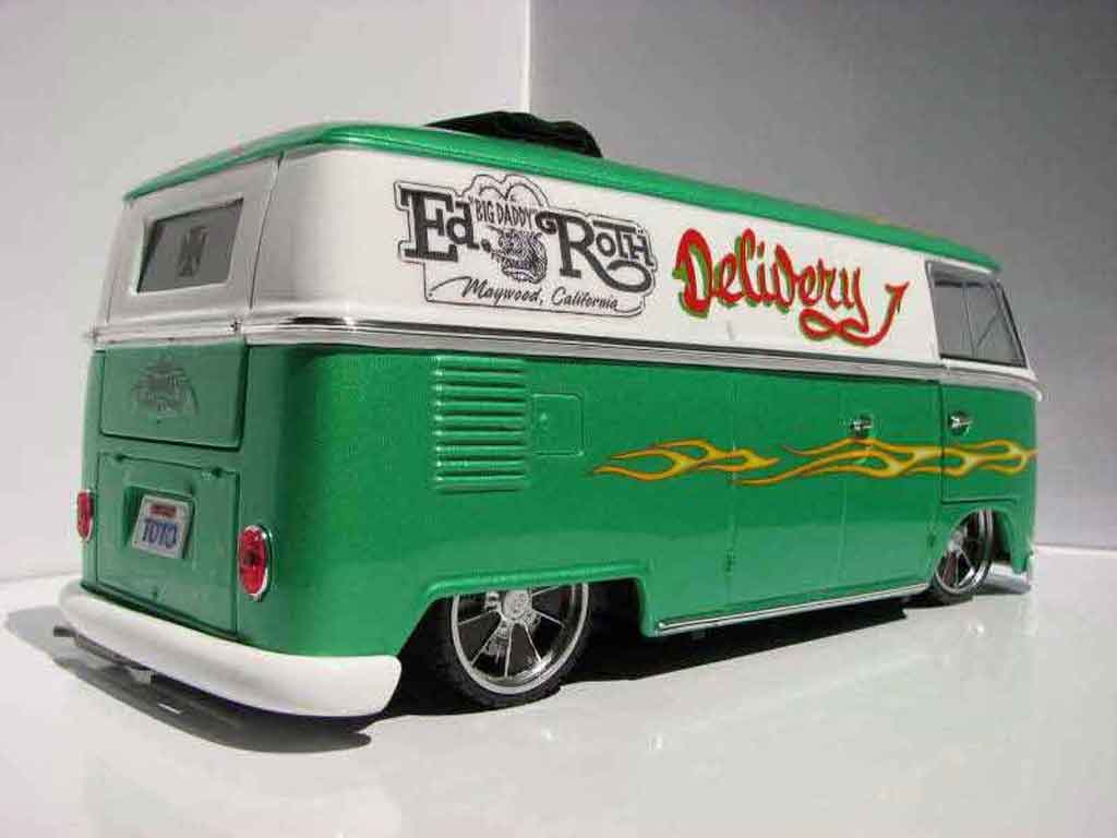 Volkswagen Combi Base tribute to ed roth combi rat fink revell 1/18 Welly