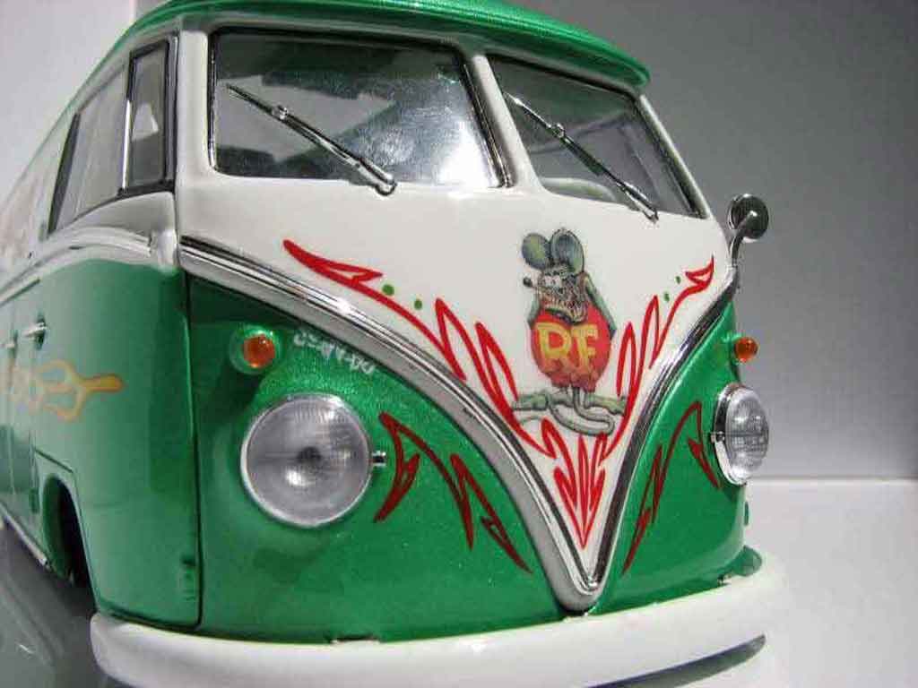 Volkswagen Combi Base tribute to ed roth combi rat fink revell 1/18 Welly