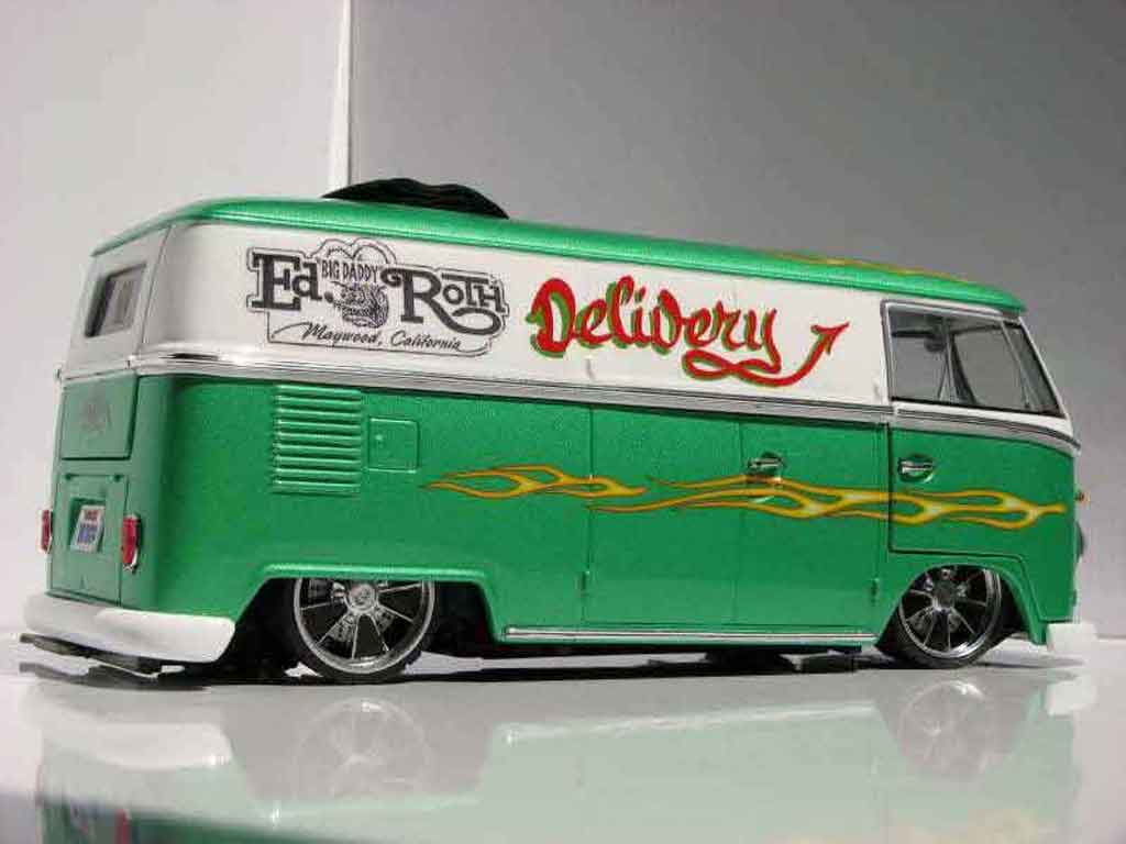 Volkswagen Combi Base tribute to ed roth combi rat fink revell 1/18 Welly