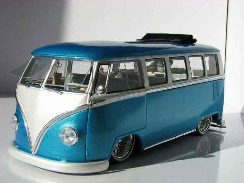 Volkswagen Combi Base low rider 1/18 Welly