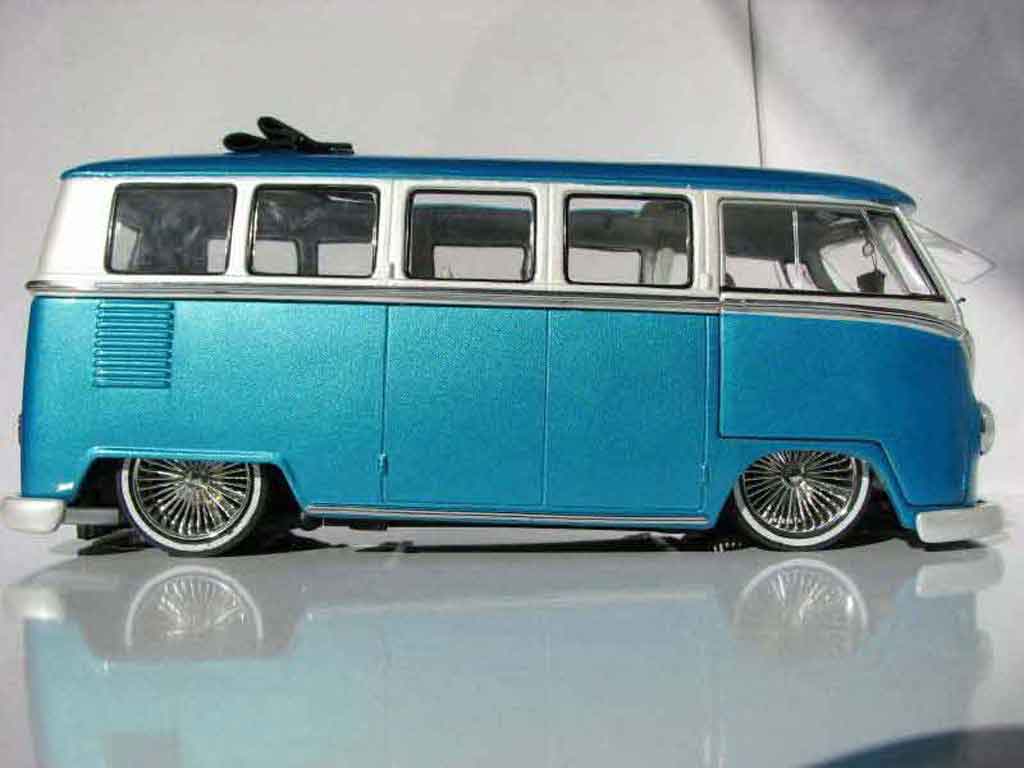 Volkswagen Combi Base low rider 1/18 Welly