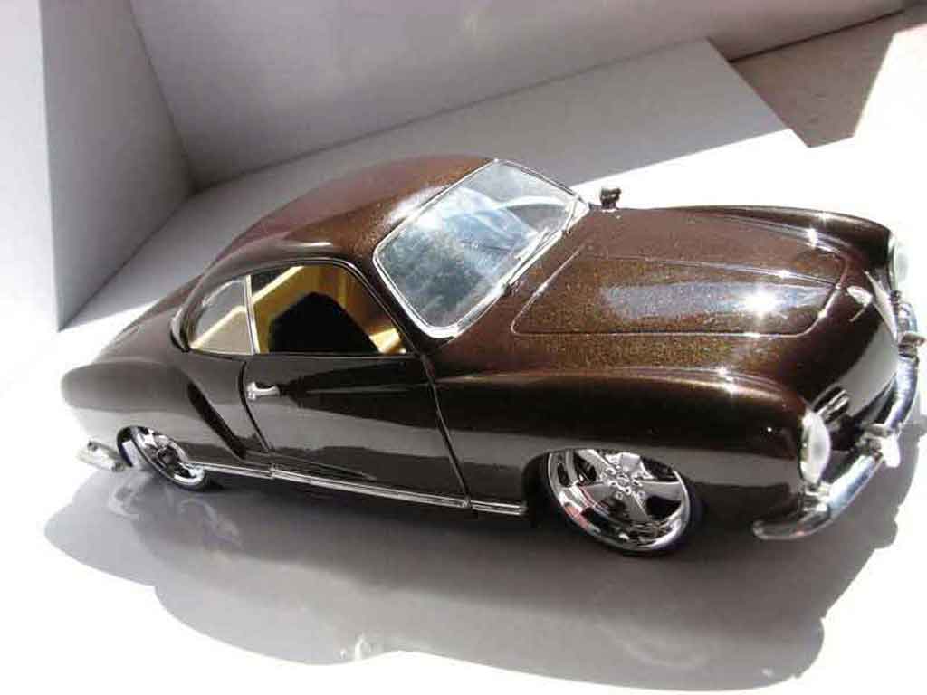 Volkswagen Karmann Base dub 1/18 Solido
